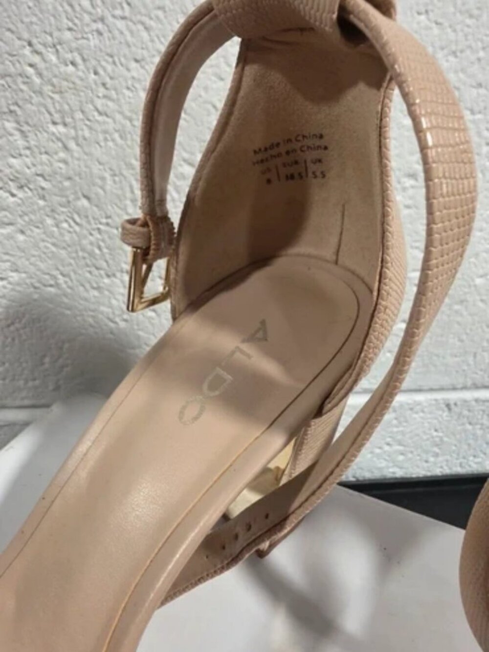 Heels - Picture 4 of 4